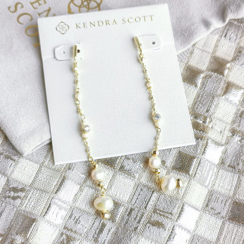Scarlet Linear Earrings | Gold | White Pearl